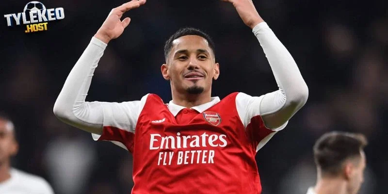 Các trung vệ còn lại gánh vác trách nhiệm lớn