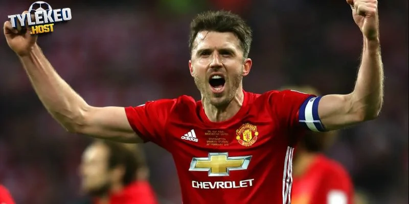 Michael Carrick nhận nhiều áp lực